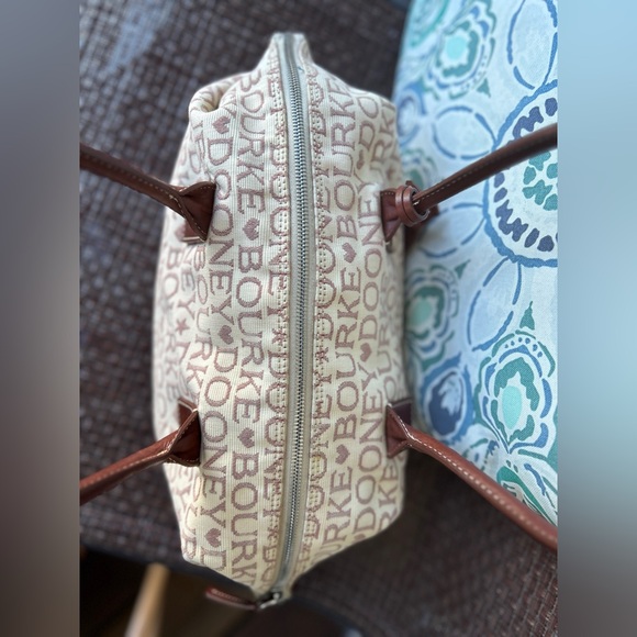 Dooney and Bourke Jacquard Boston bag EUC - Picture 3 of 14